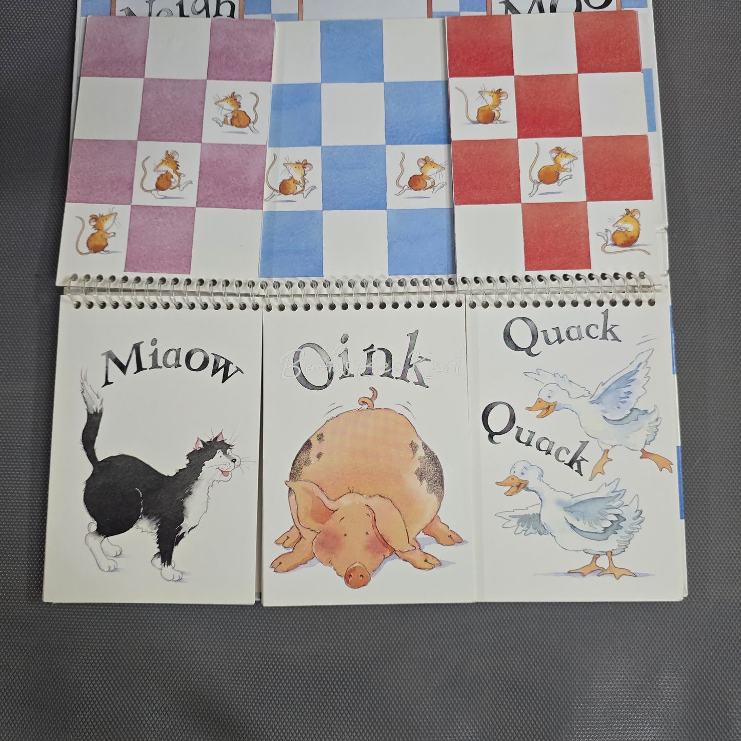 Noisy Farm Animals Mix and Match Book